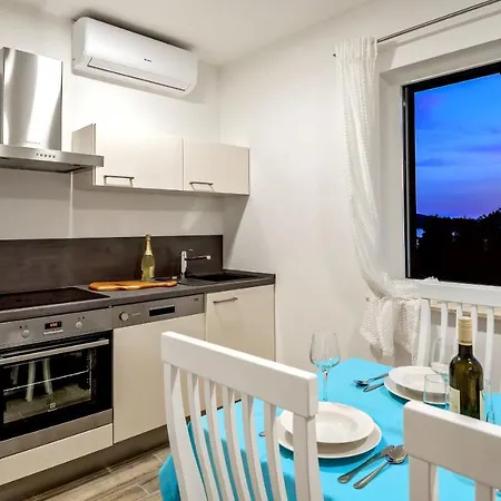 Apartment Coastal Charm Duplex *